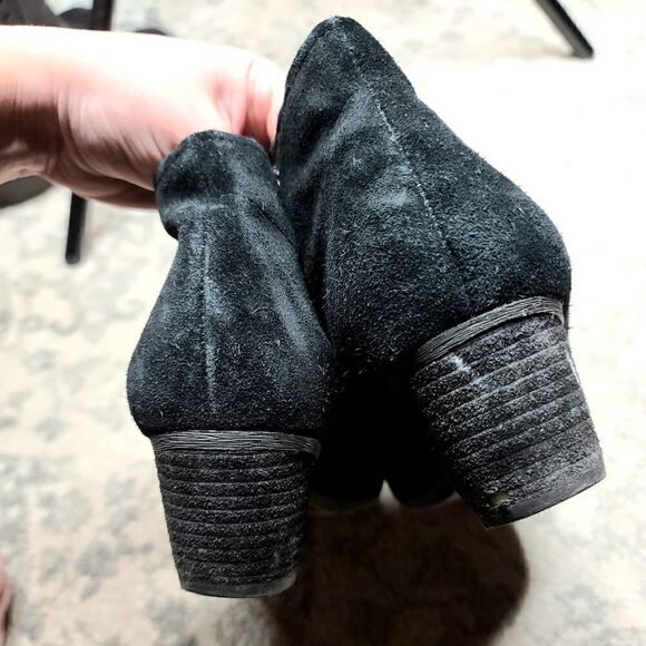 Blondo | Isaac Suede Booties - Picture 3 of 5